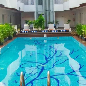 https://in-fashion-hotel-boutique.quintano-roohotels.com